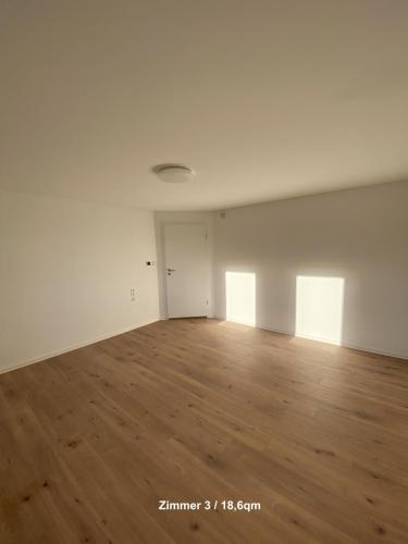 18 König-Wilhelmstraße Zimmer 3 (Renoviert)
