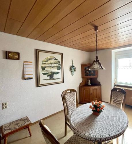 14 König-Wilhelmstraße Zimmer 2 (Unrenoviert)