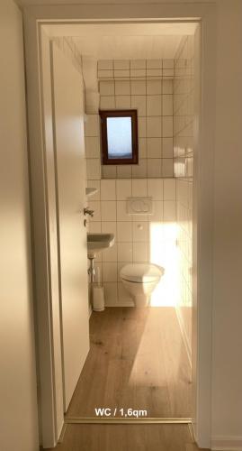 27 König-Wilhelmstraße WC (Renoviert)
